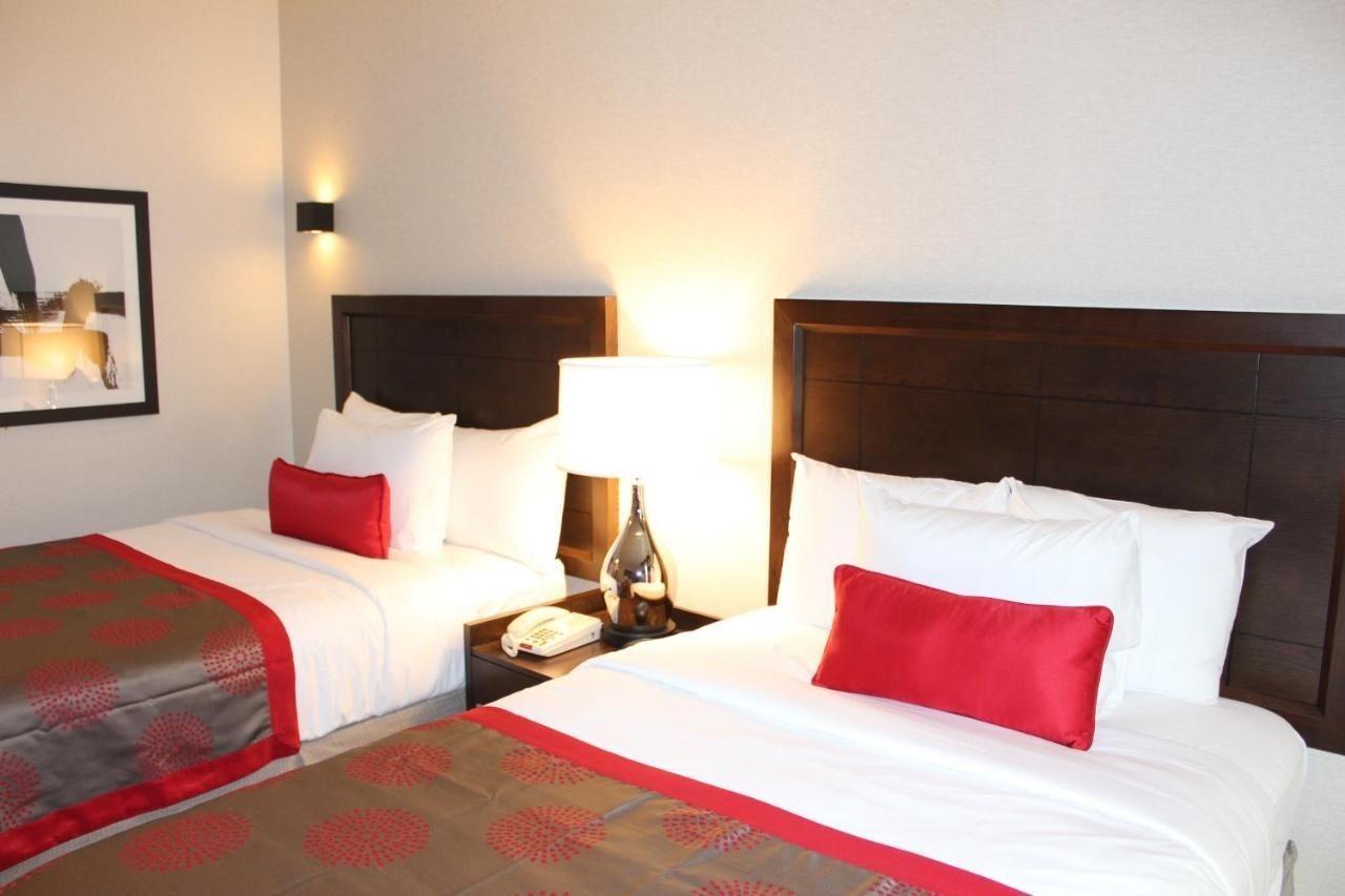 Ramada By Wyndham Bronx Terminal Hotel New York Exterior foto