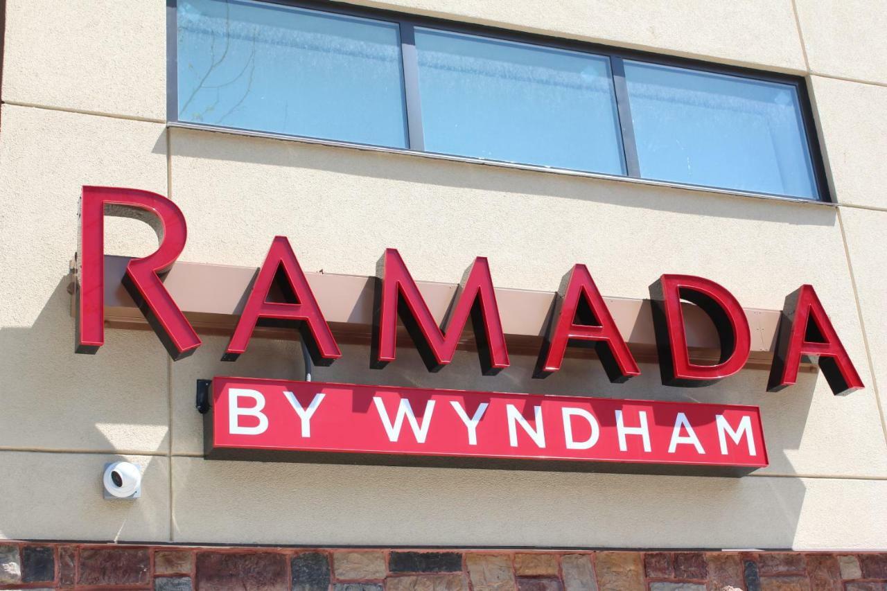 Ramada By Wyndham Bronx Terminal Hotel New York Exterior foto