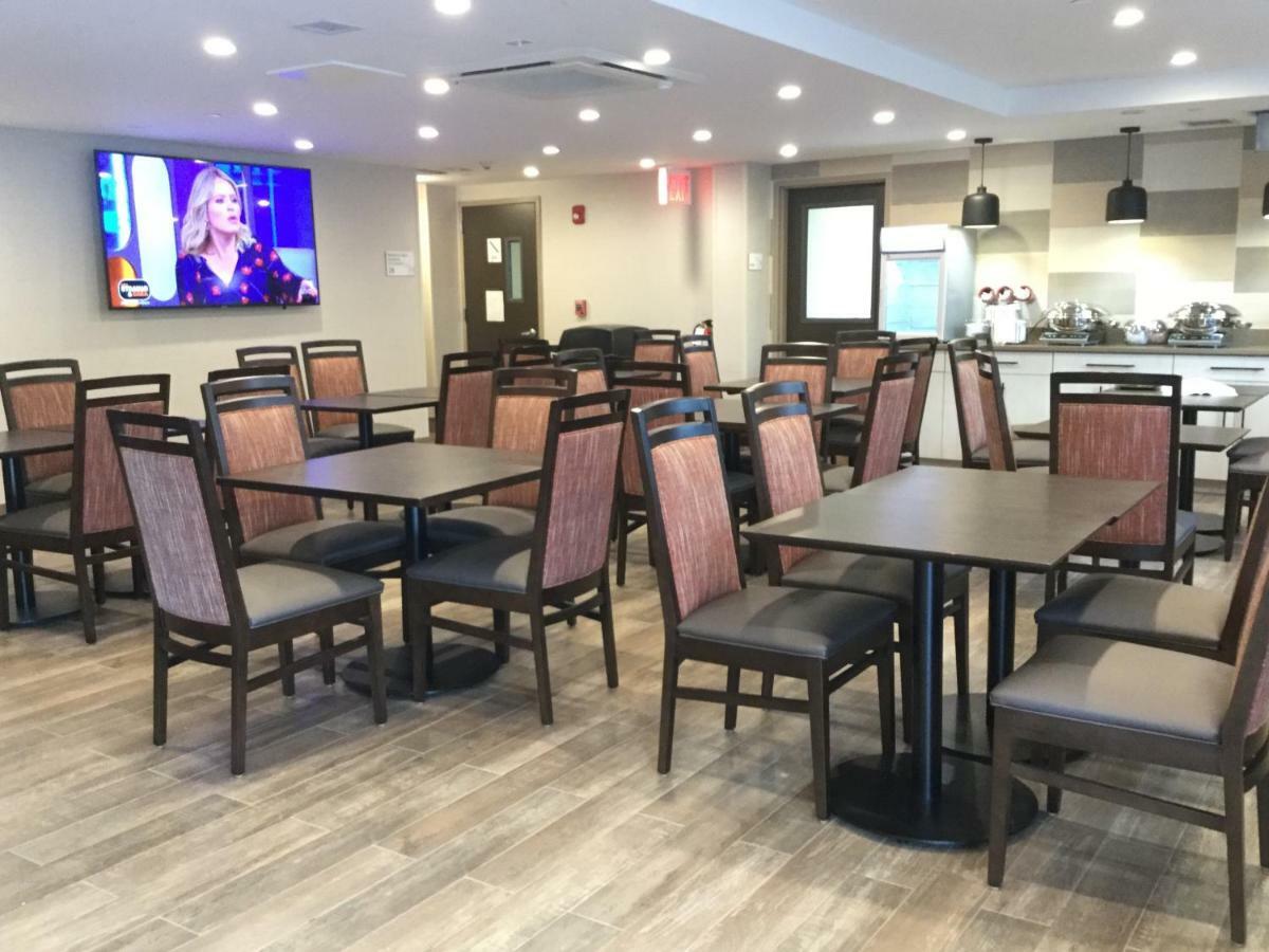 Ramada By Wyndham Bronx Terminal Hotel New York Exterior foto