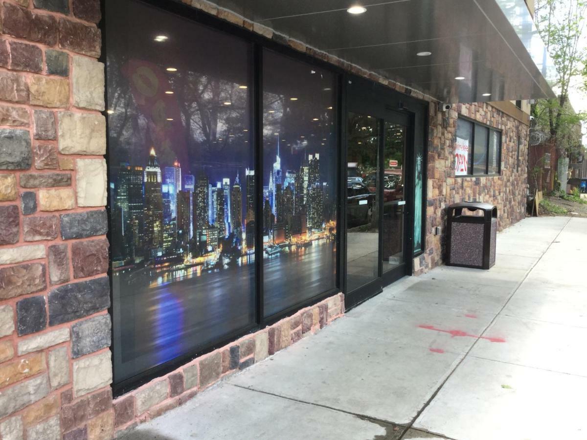 Ramada By Wyndham Bronx Terminal Hotel New York Exterior foto