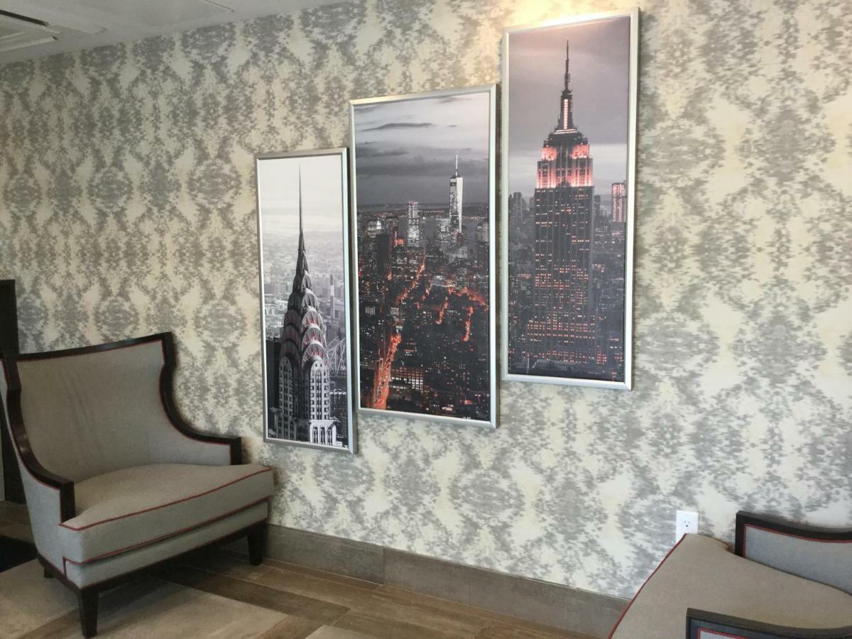 Ramada By Wyndham Bronx Terminal Hotel New York Exterior foto